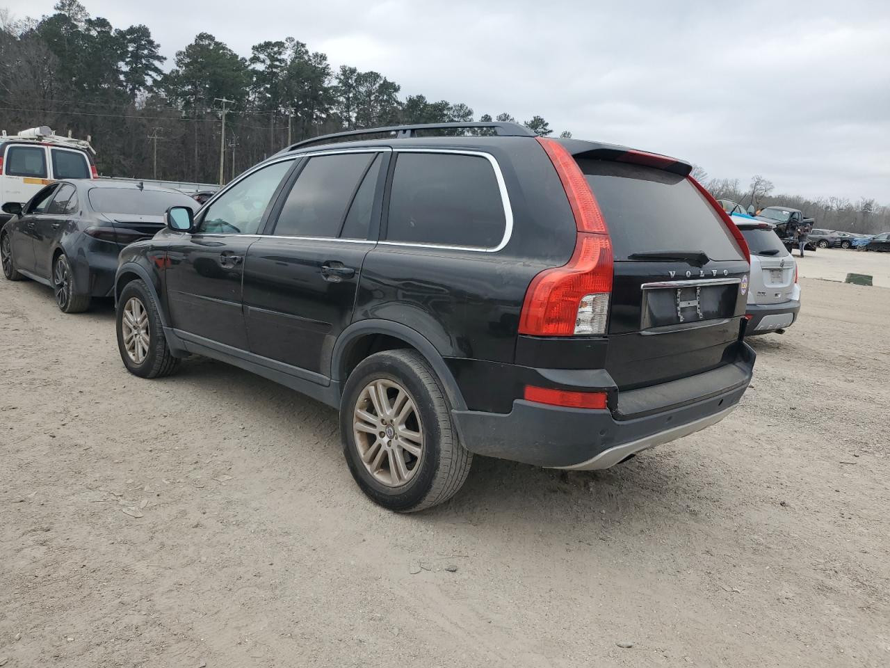 2010 Volvo XC90 - Image 2
