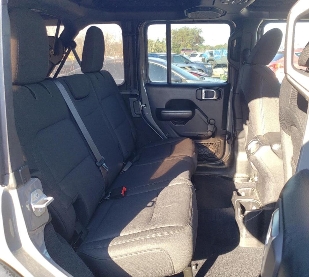 2018 Jeep Wrangler - Image 11
