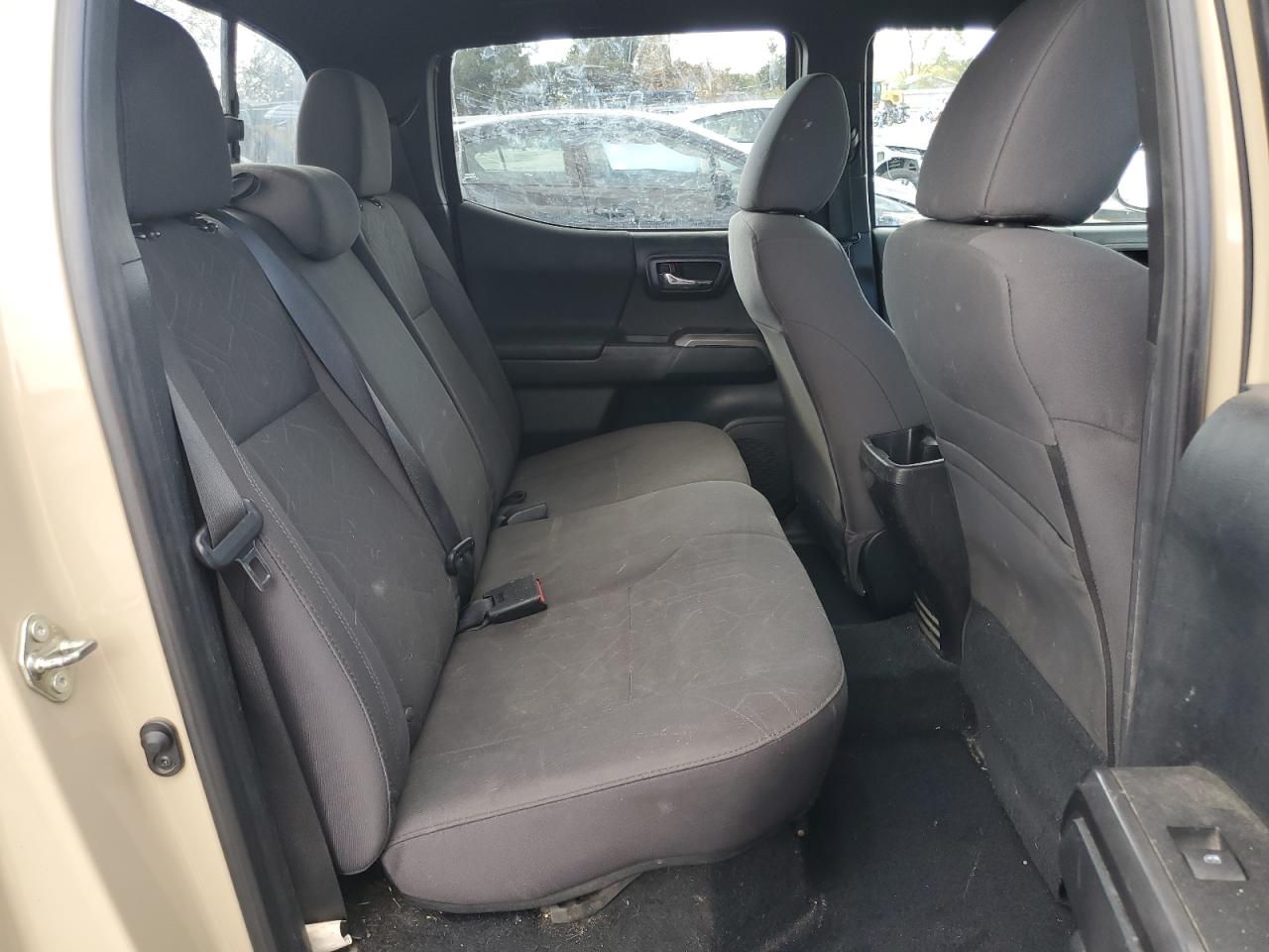 2016 Toyota Tacoma - Image 10