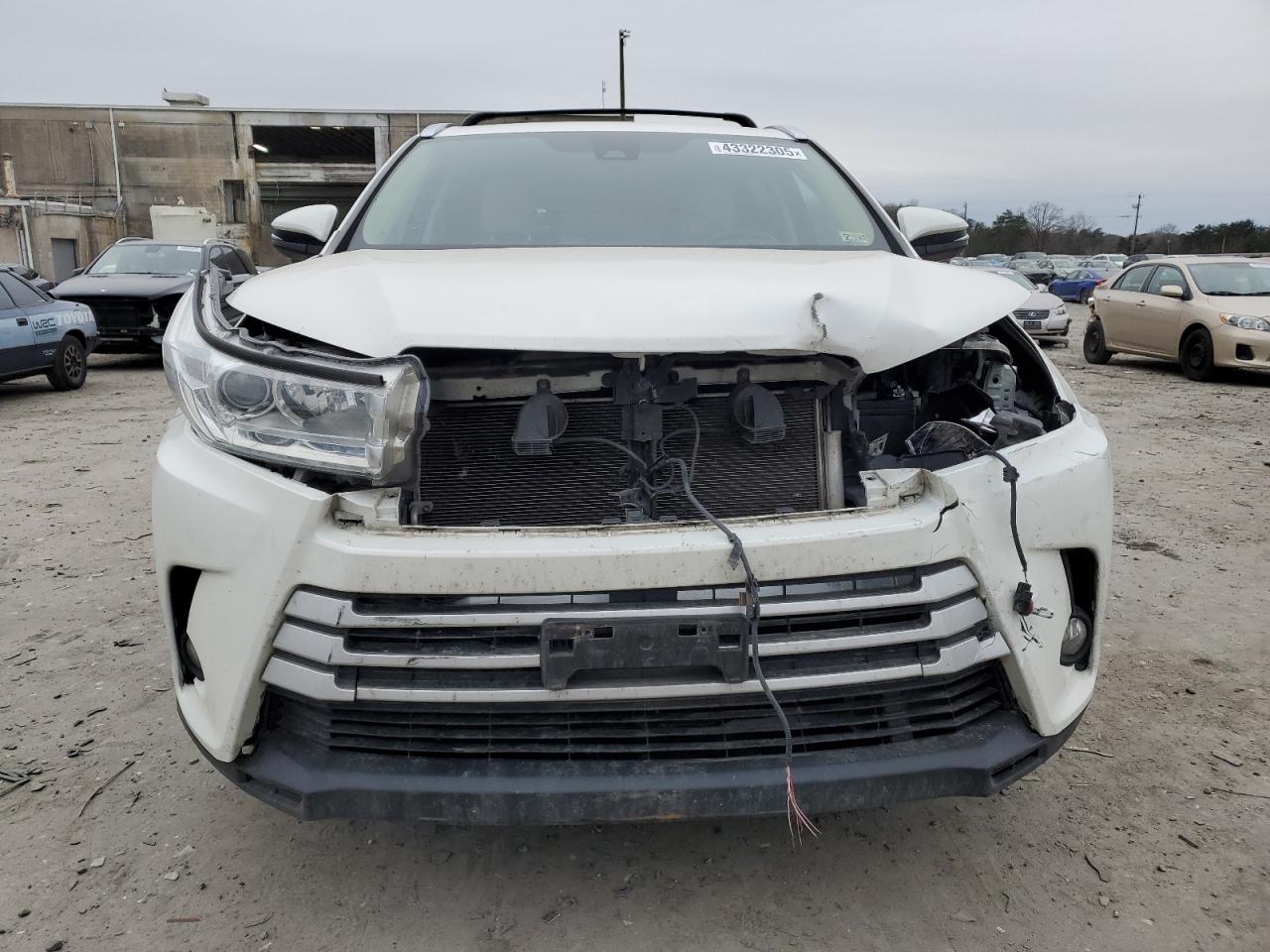 2019 Toyota Highlander - Image 5