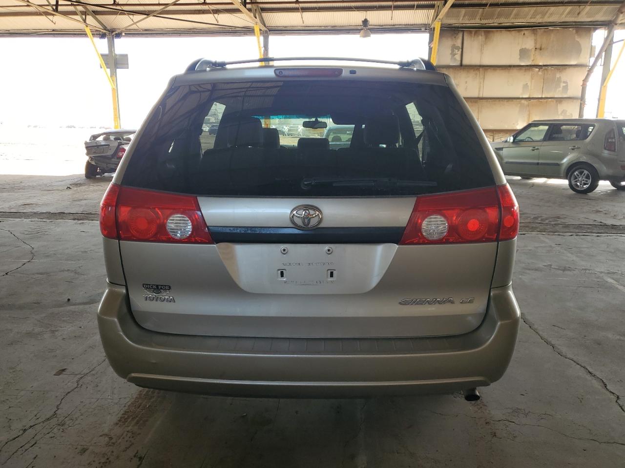 2008 Toyota Sienna - Image 6