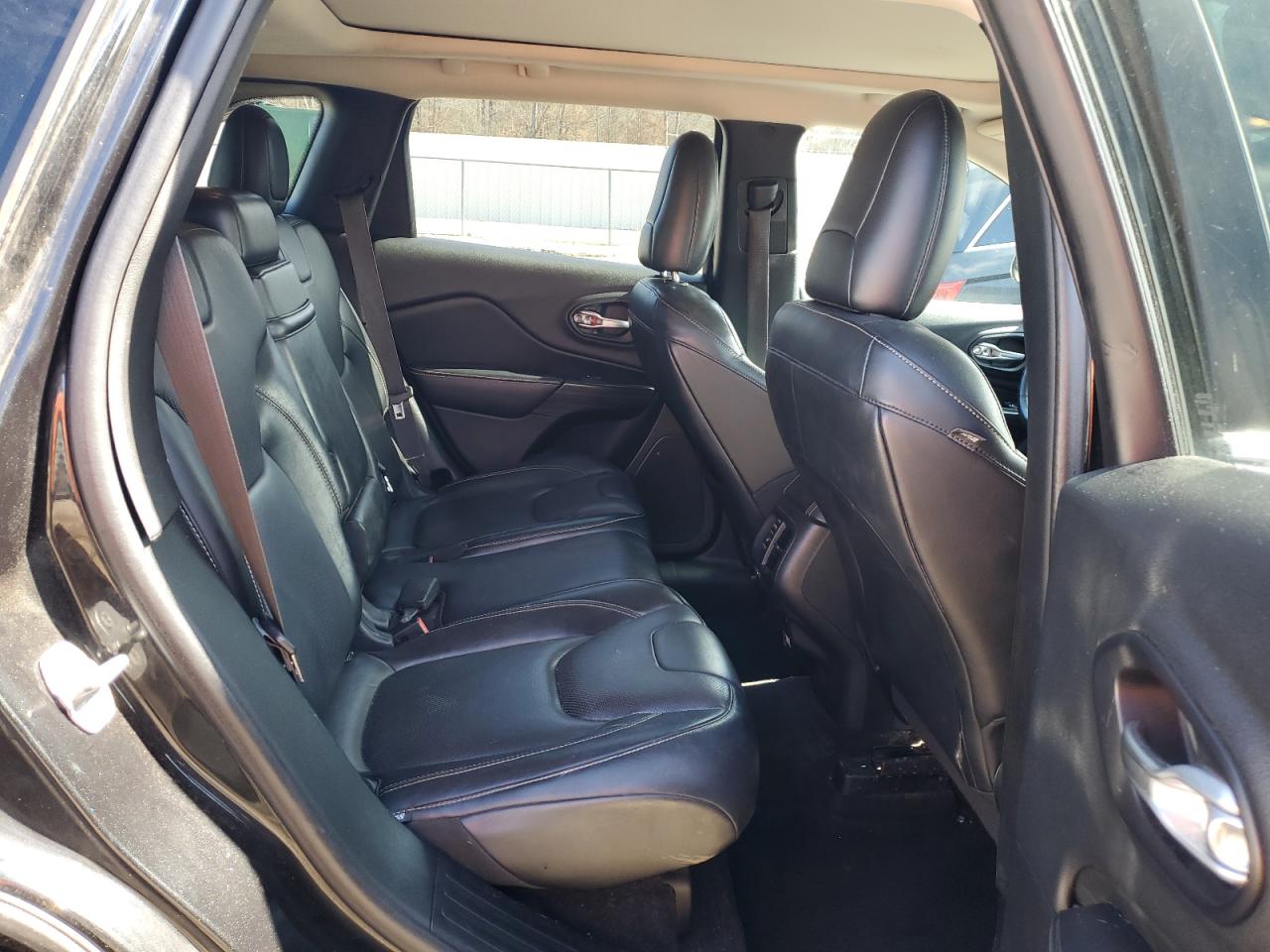 2014 Jeep Grand Cherokee - Image 11