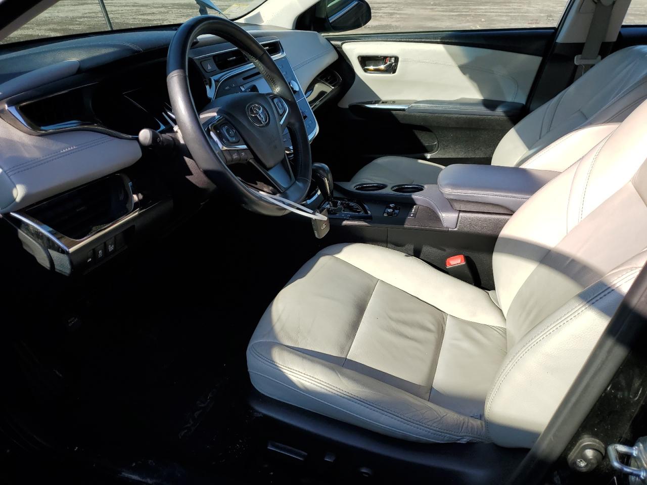 2014 Toyota Avalon - Image 7