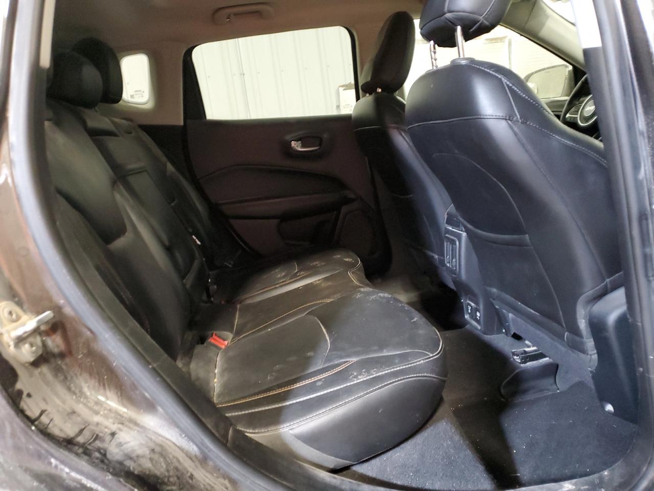 2018 Jeep Compass - Image 11