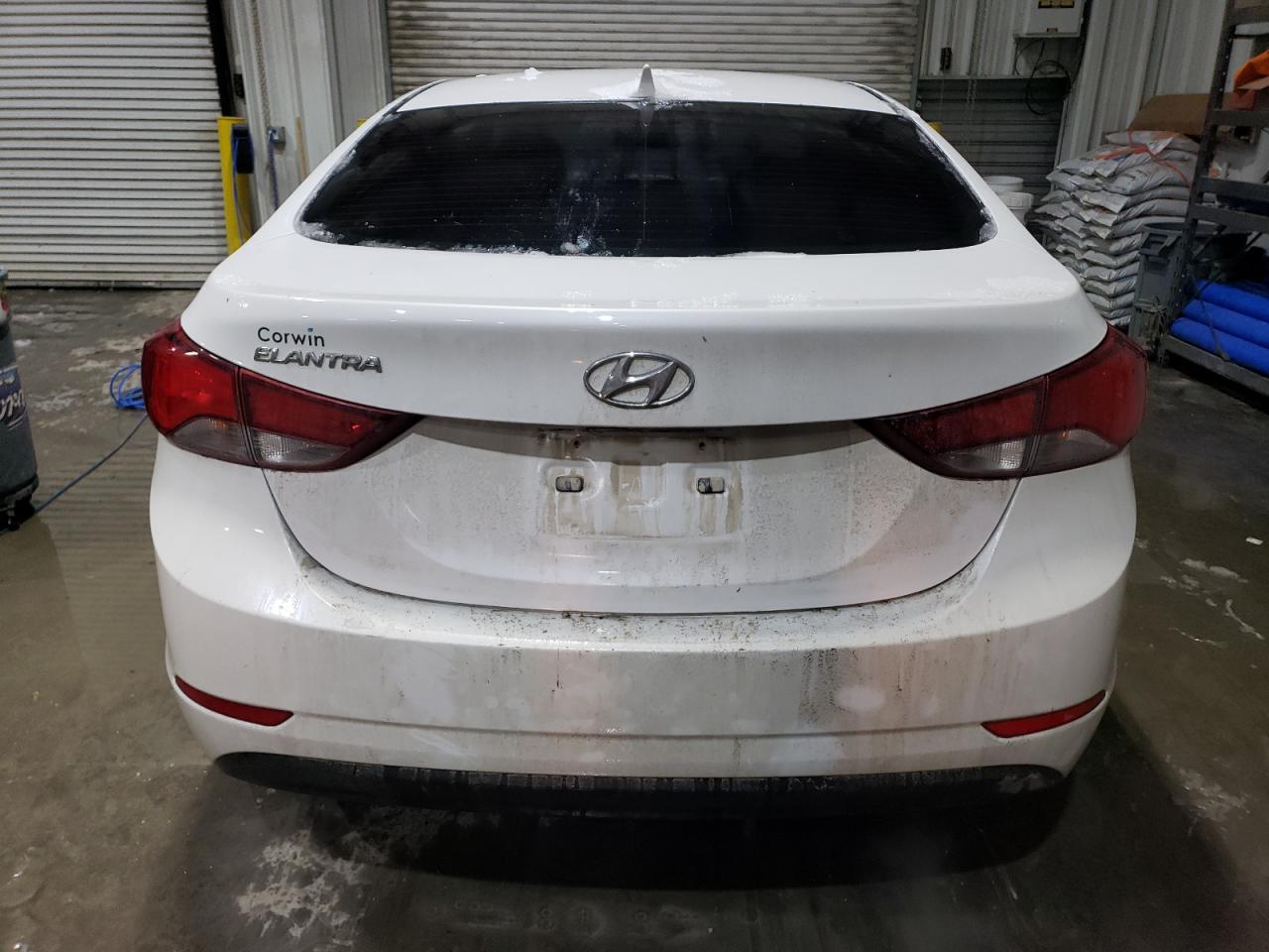 2015 Hyundai Elantra - Image 6