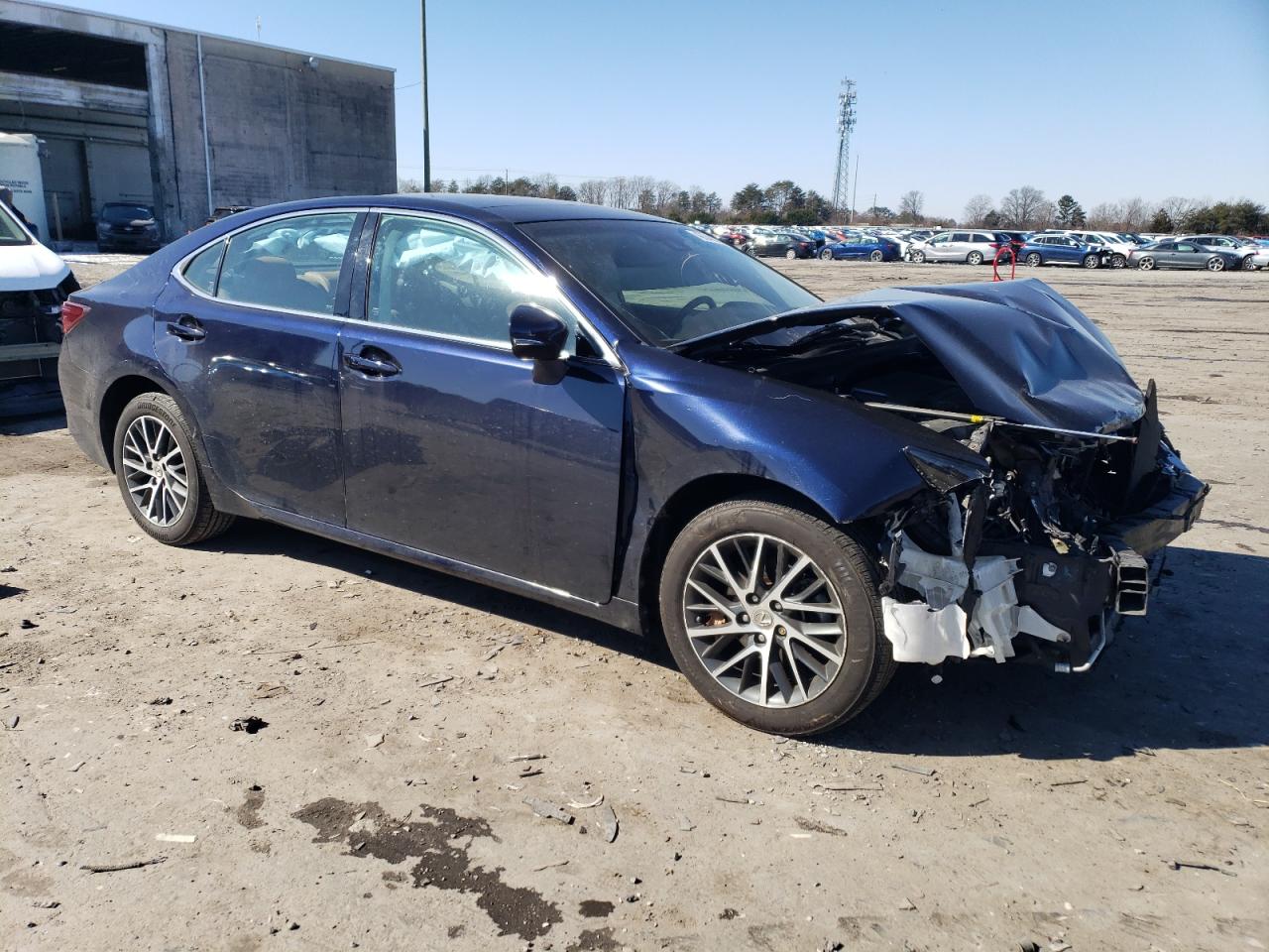 2016 Lexus ES - Image 4