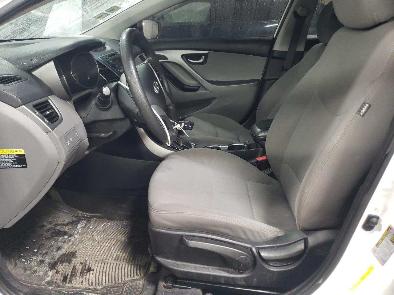 2016 Hyundai Elantra - Image 7