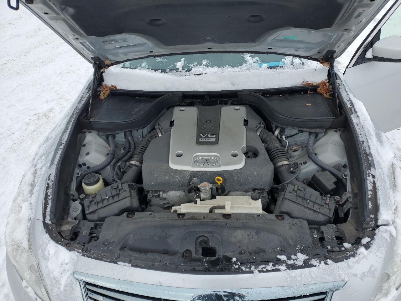 2015 Infiniti Q40 - Image 11