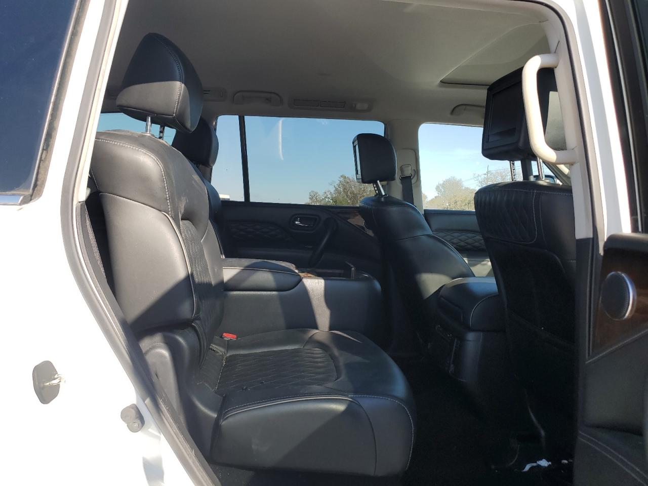 2019 Infiniti QX80 - Image 11