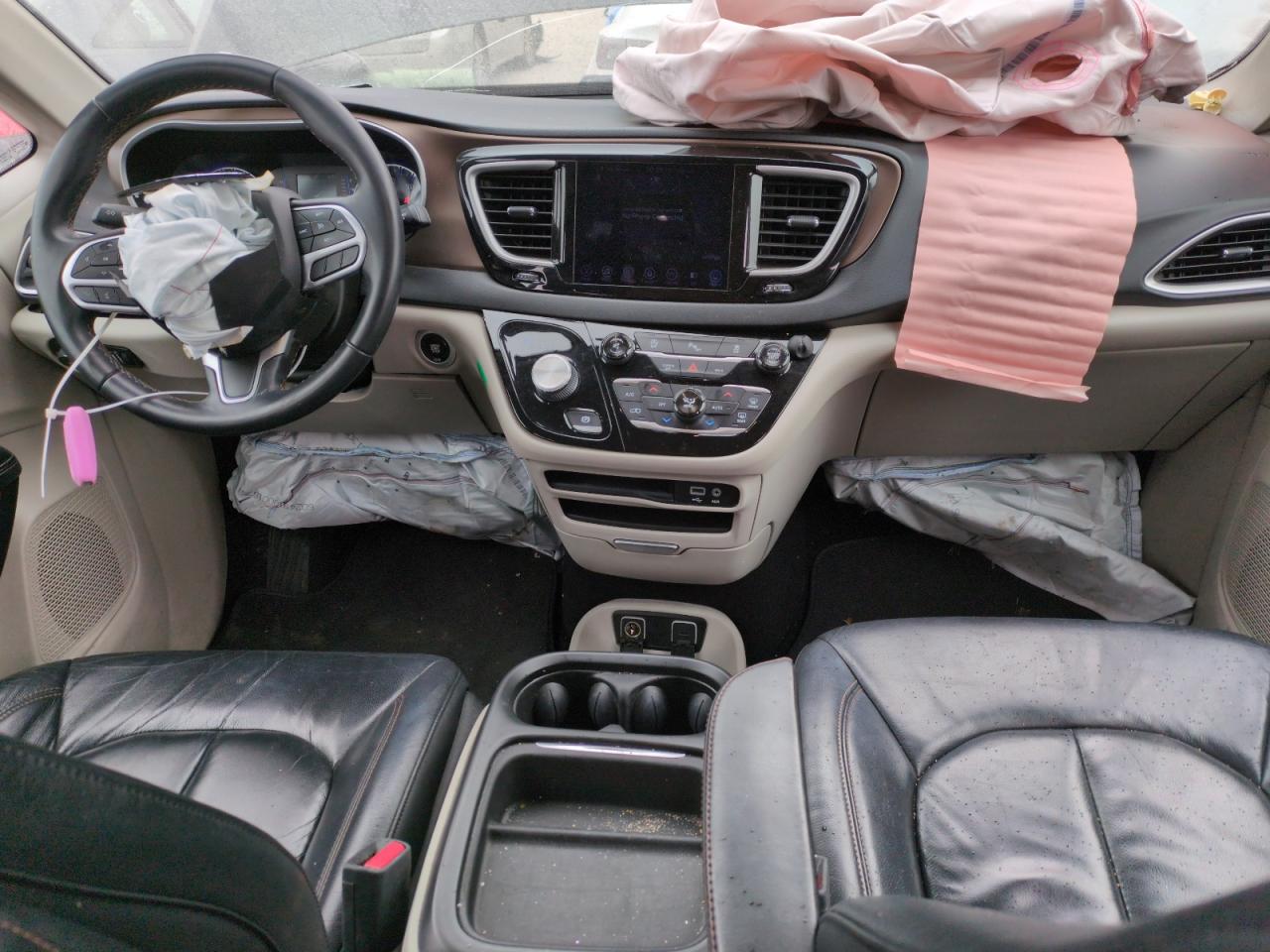 2017 Chrysler Pacifica - Image 8