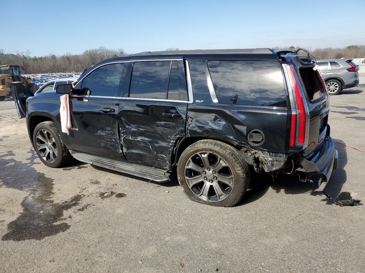 2015 GMC Yukon - Image 2