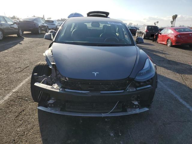  TESLA MODEL 3 2023 Серебристый
