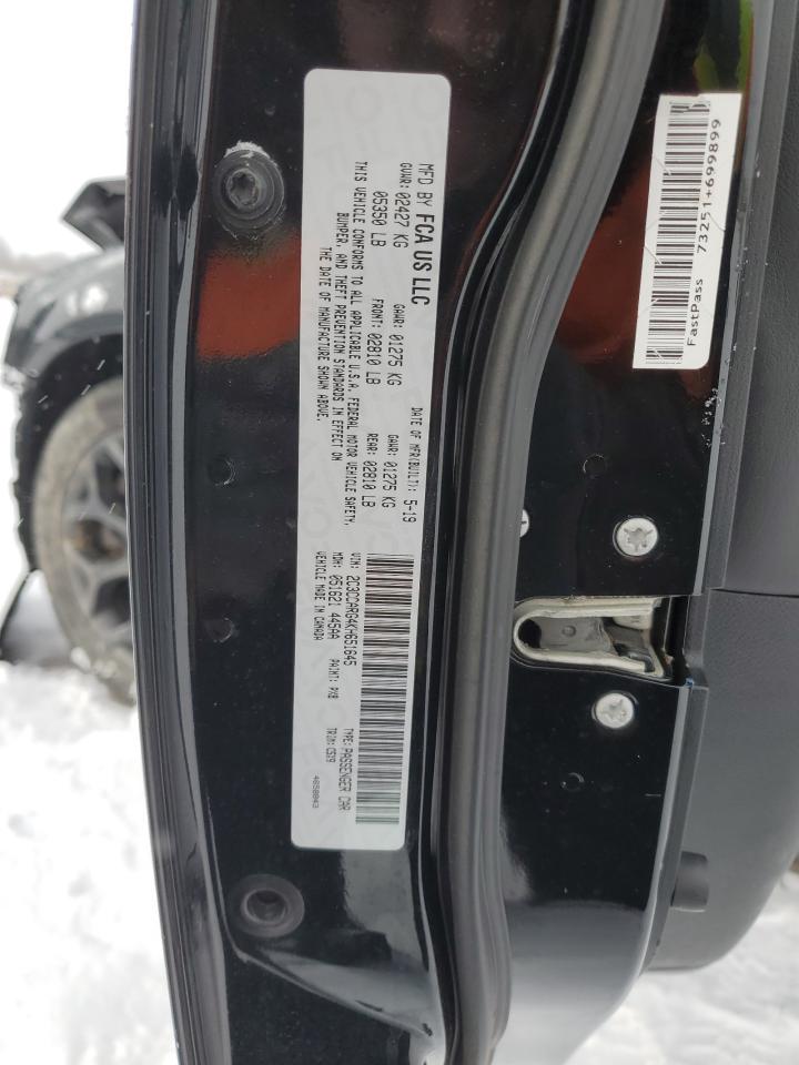 2019 Chrysler 300 - Image 12