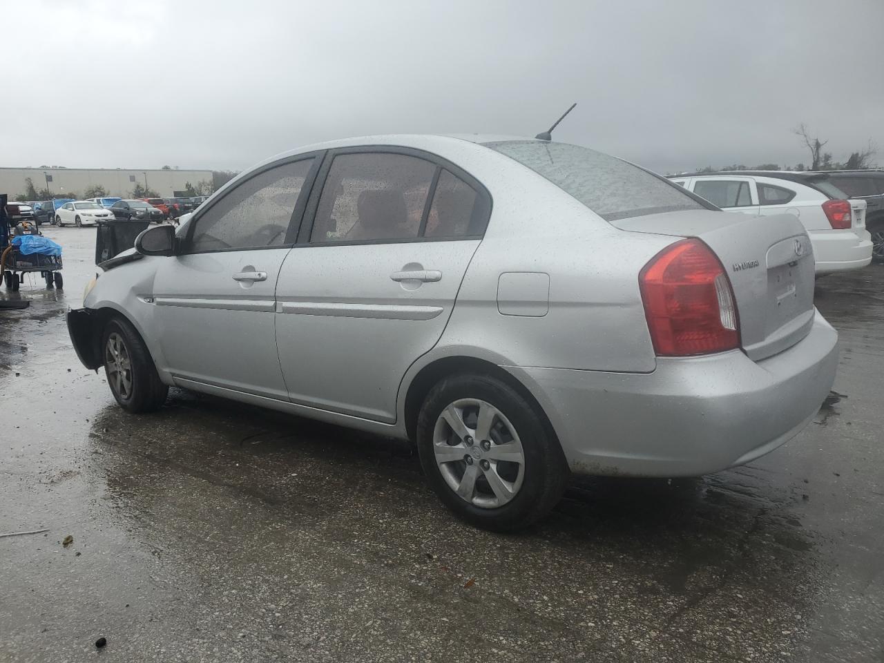 2008 Hyundai Accent - Image 2