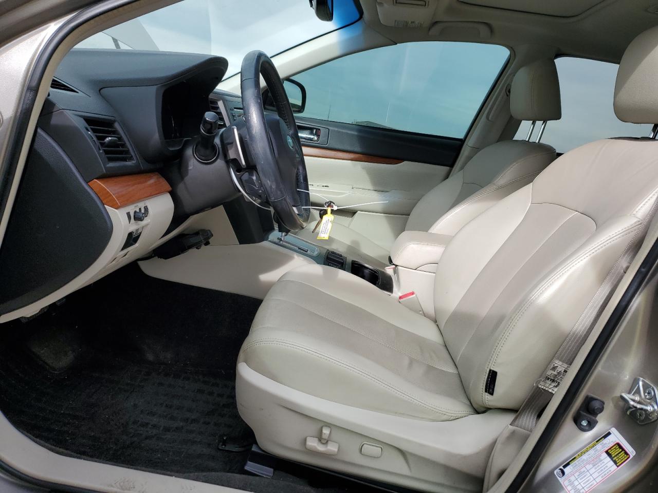 2014 Subaru Outback - Image 7