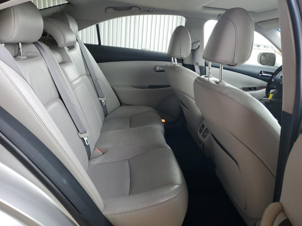 2012 Lexus ES - Image 10