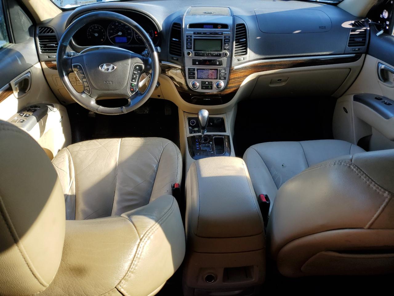 2012 Hyundai Santa Fe - Image 8