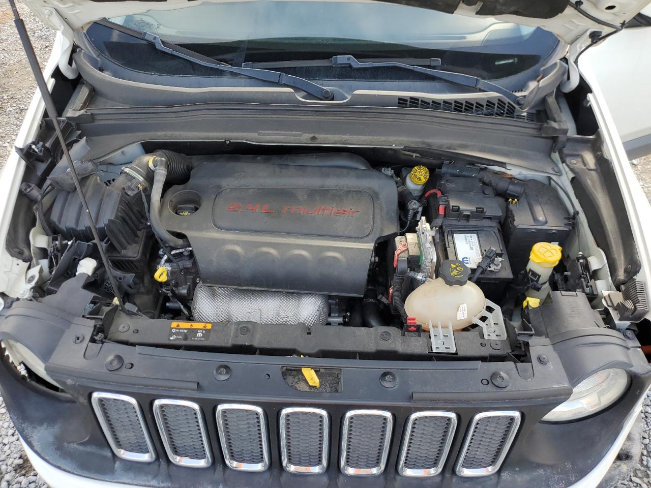 2017 Jeep Renegade - Image 14