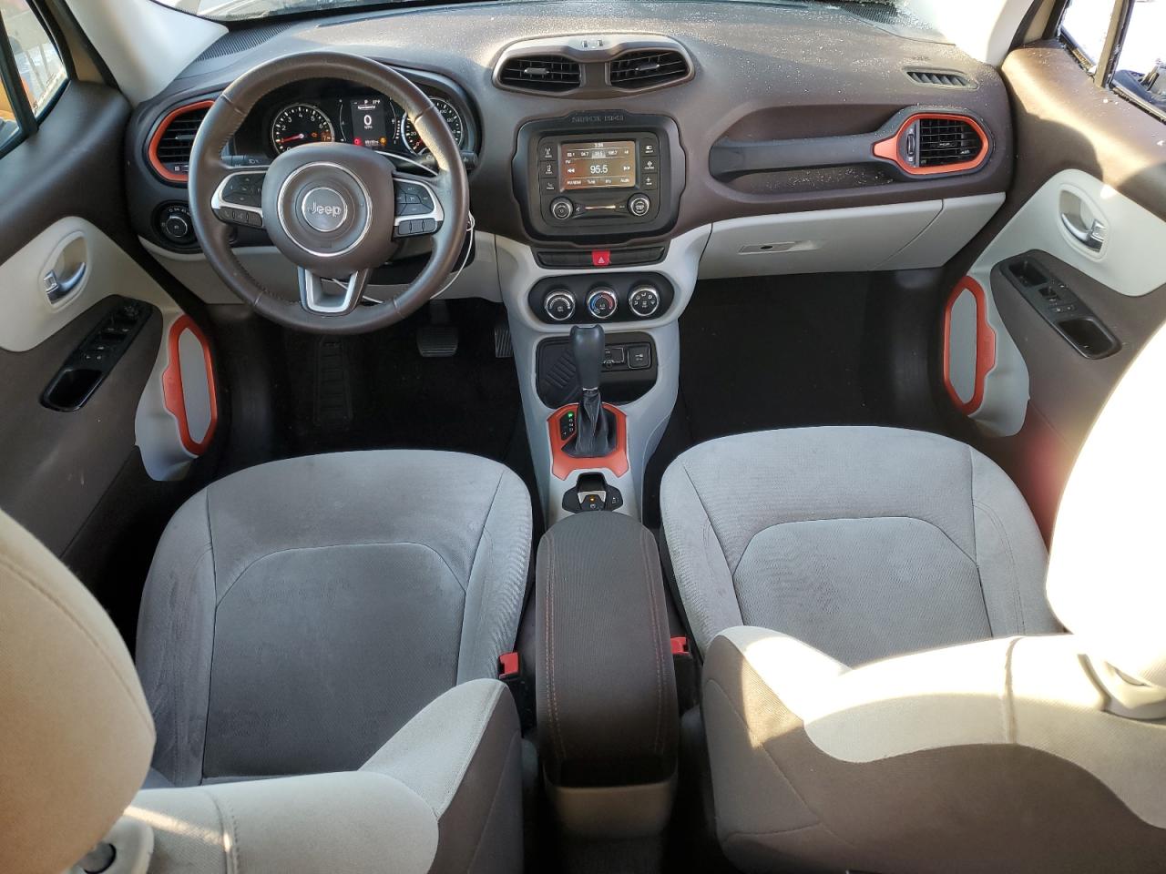 2015 Jeep Renegade - Image 8