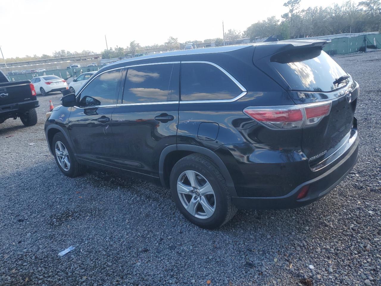 2014 Toyota Highlander - Image 2