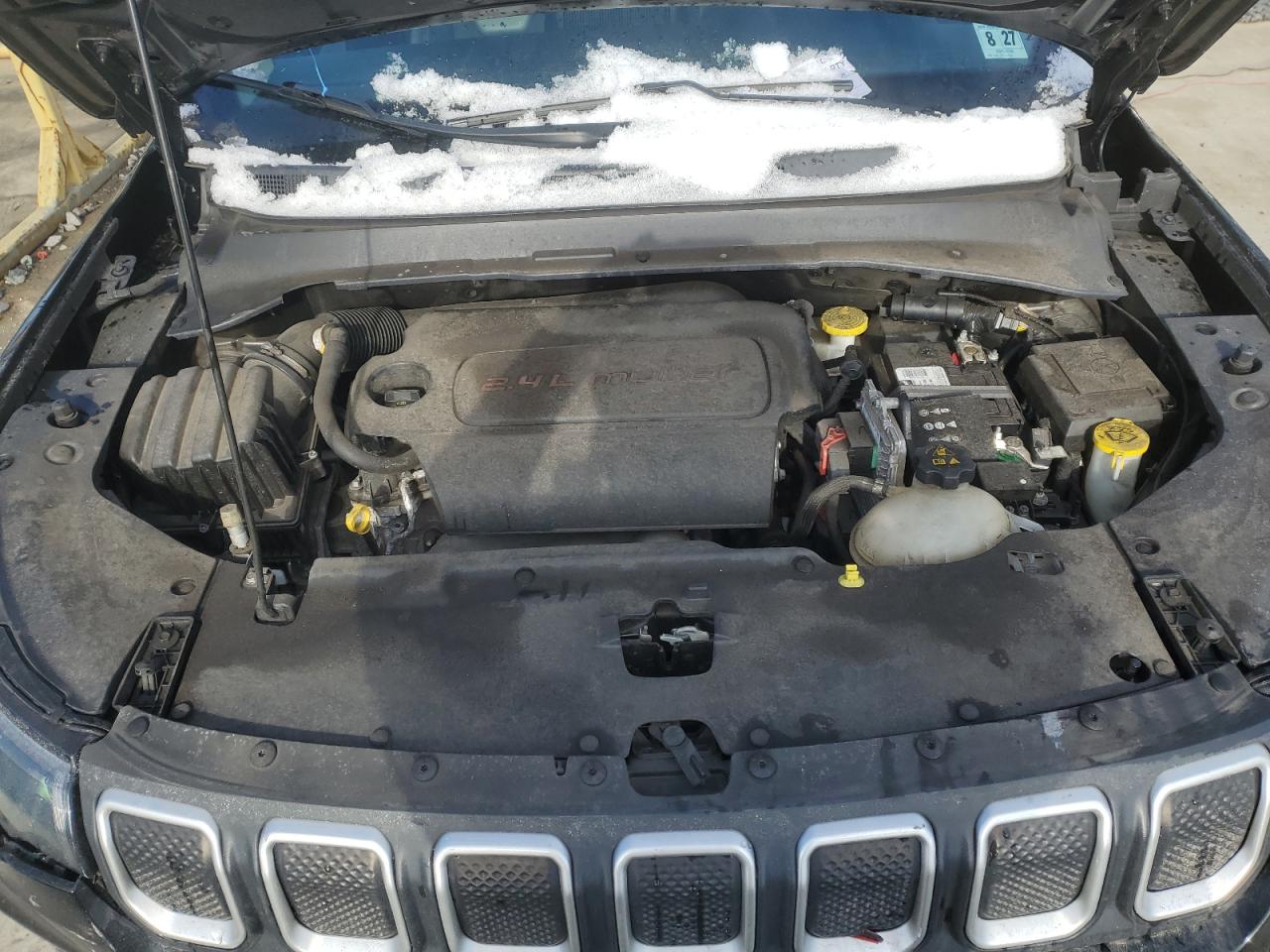 2022 Jeep Compass - Image 12