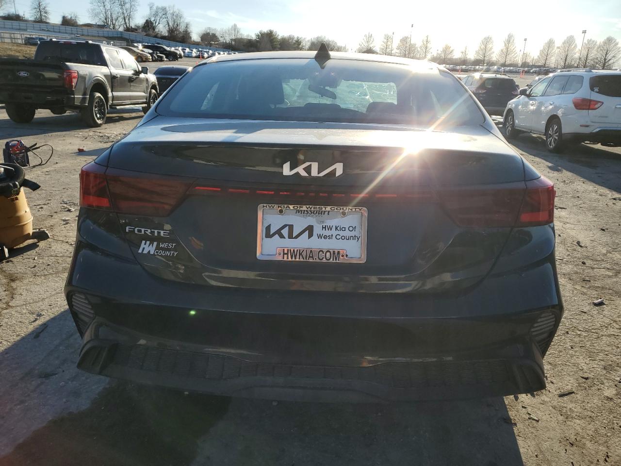 2024 Kia Forte - Image 6