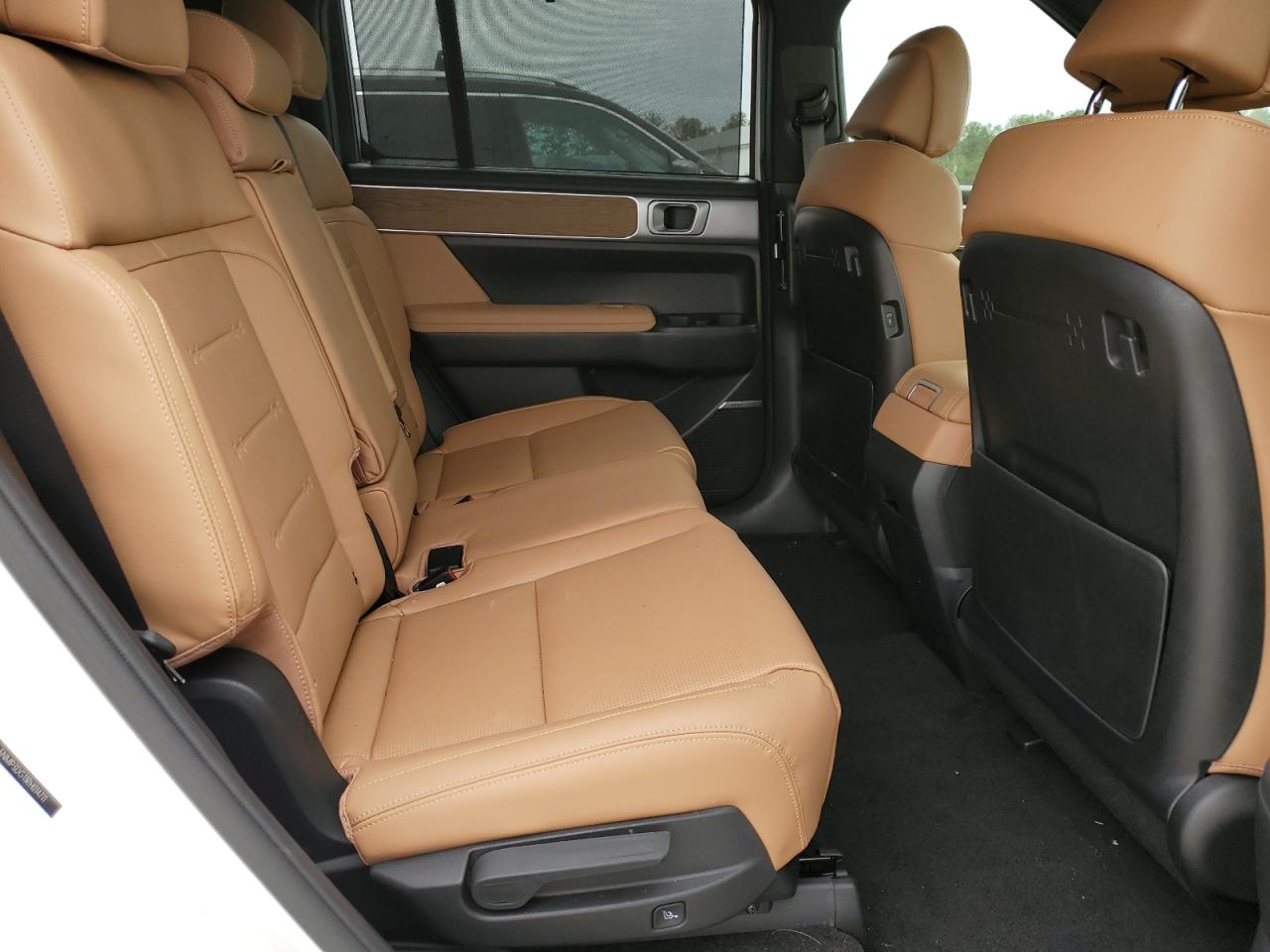 2024 Hyundai Santa Fe - Image 11