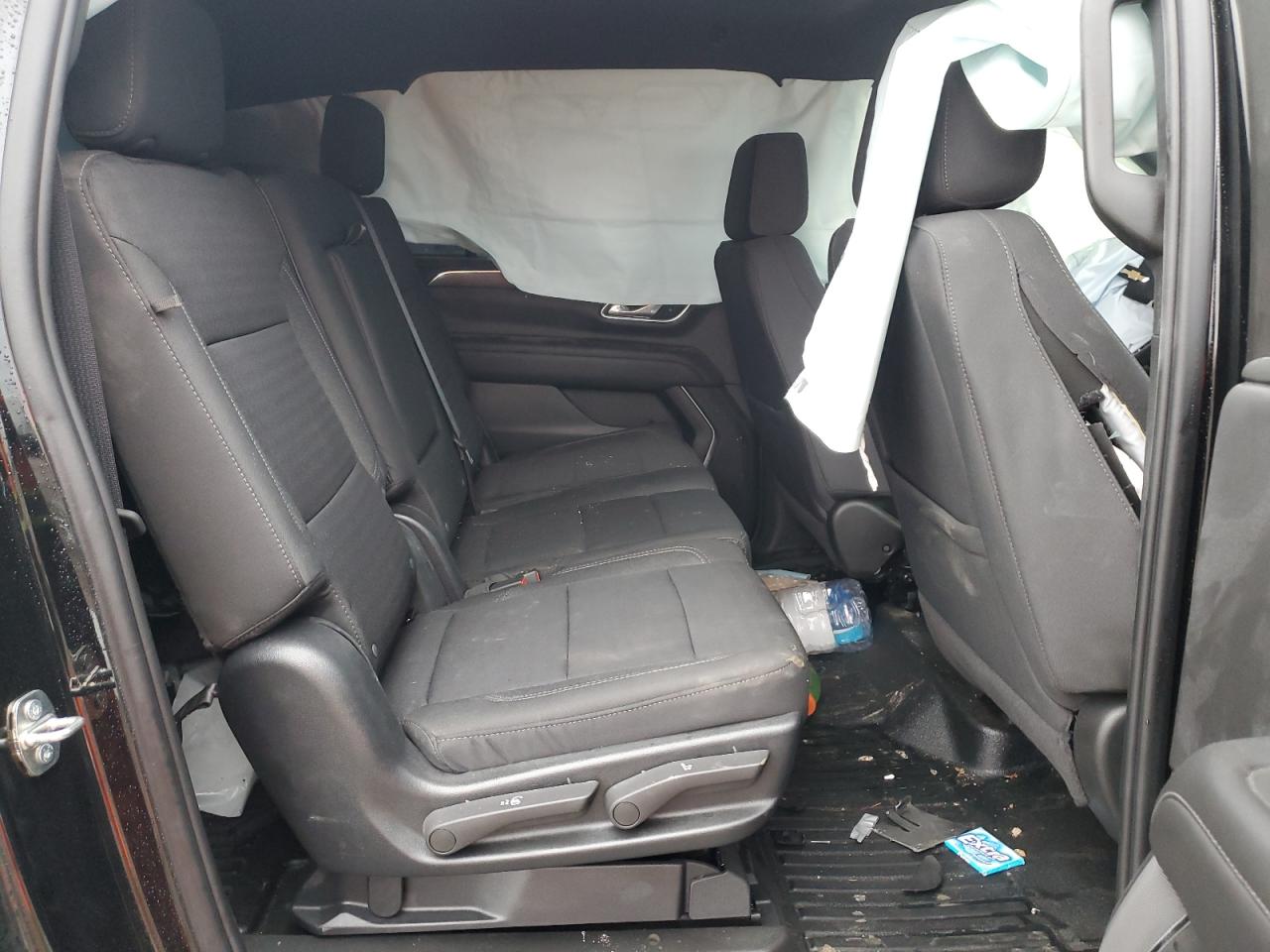 2023 Chevrolet Suburban - Image 10