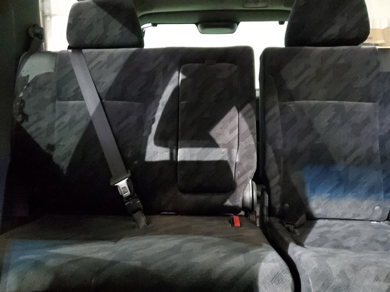 2004 Honda CR-V - Image 10