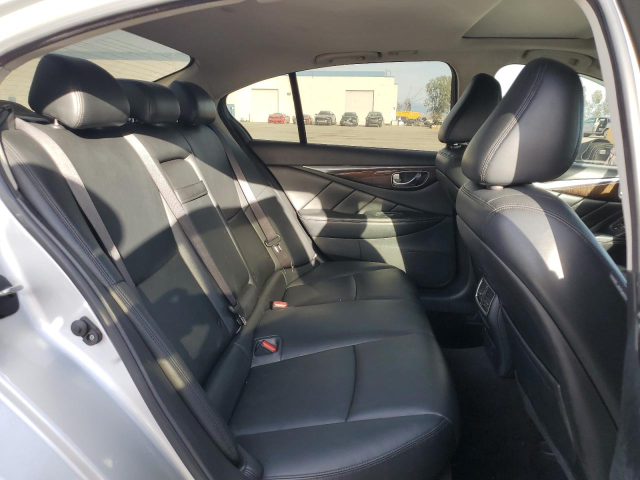 2018 Infiniti Q50 - Image 10