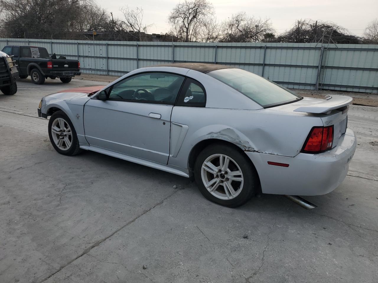 2002 Ford Mustang - Image 2
