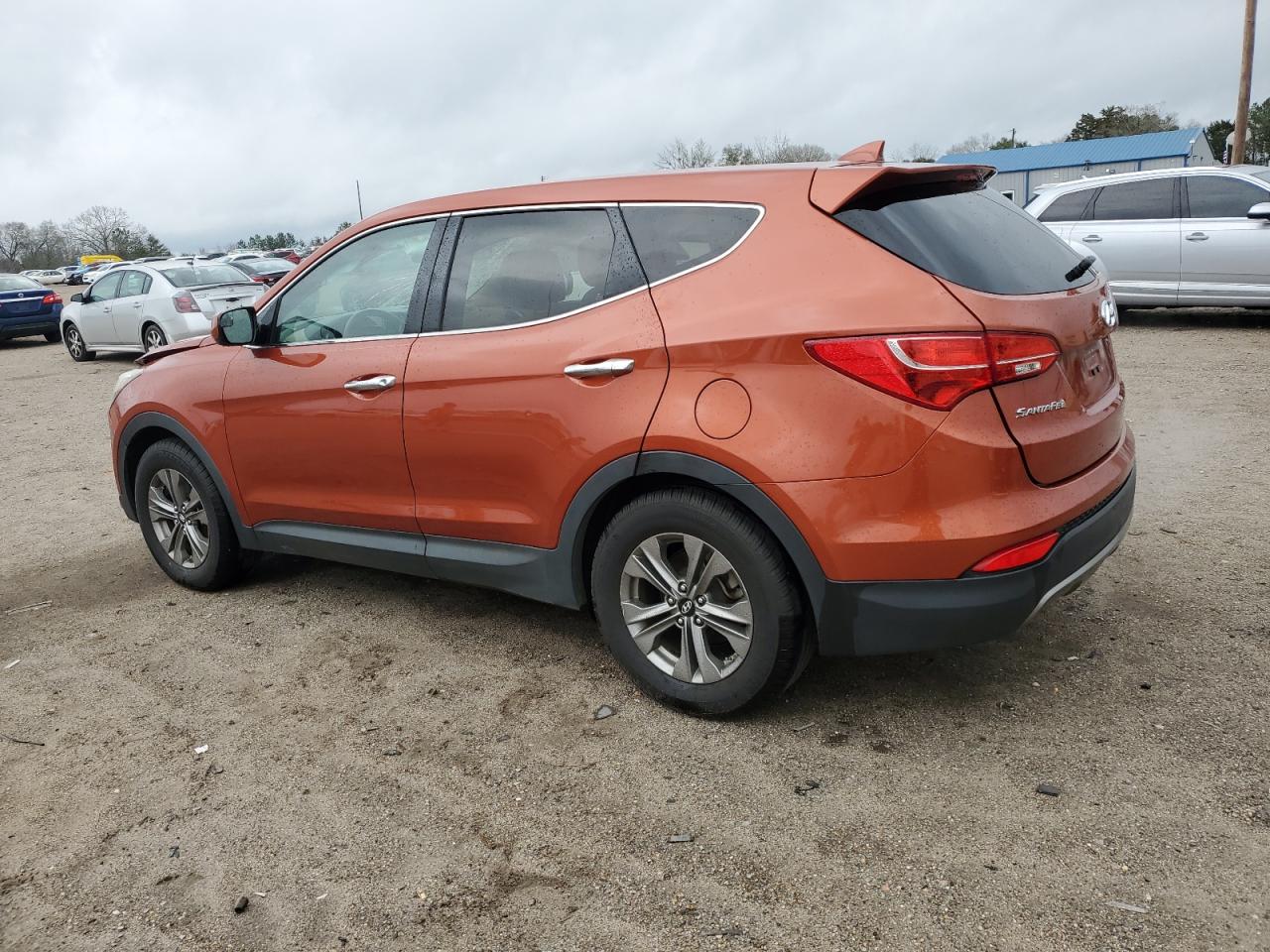 2016 Hyundai Santa Fe - Image 2