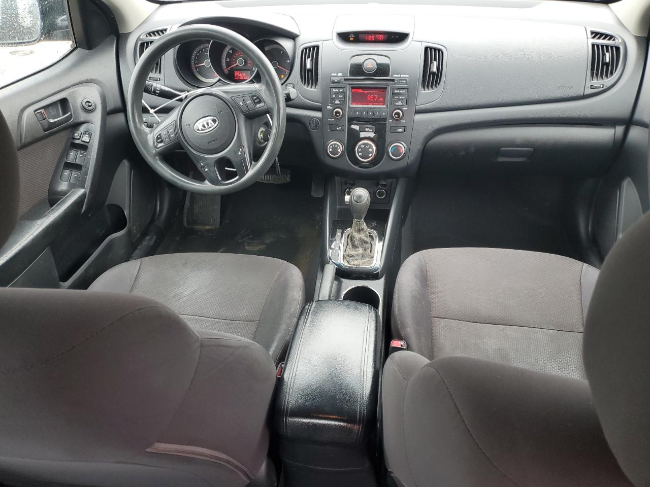 2011 Kia Forte - Image 8