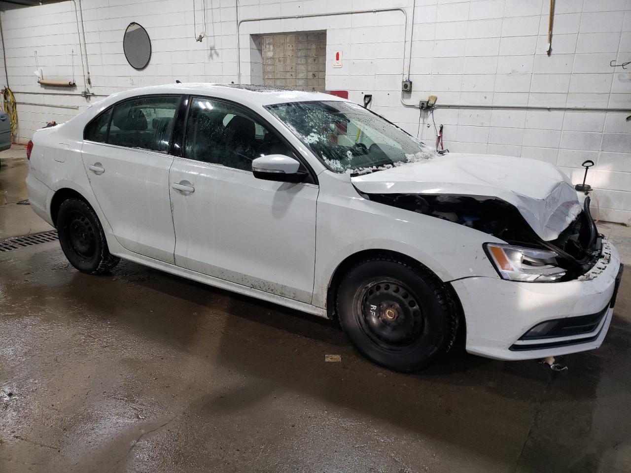 2015 Volkswagen Jetta - Image 4