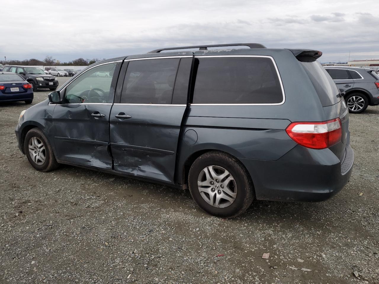 2005 Honda Odyssey - Image 2