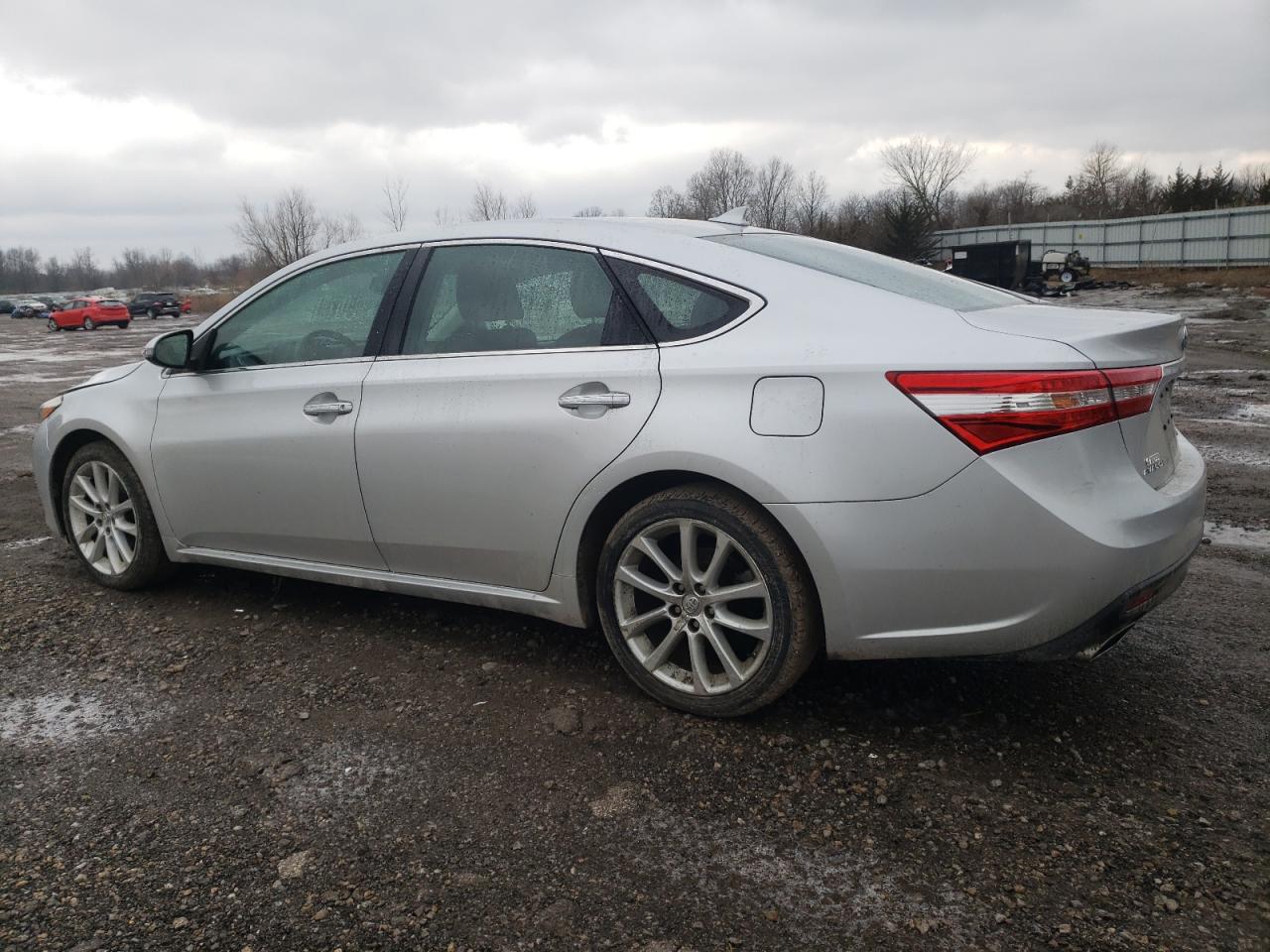 2013 Toyota Avalon - Image 2