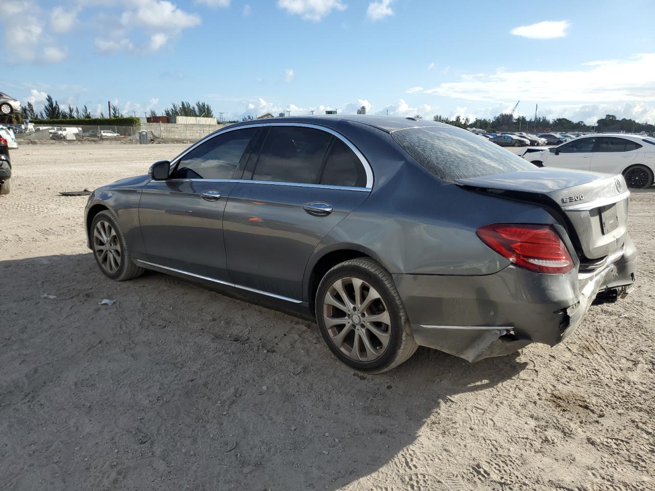 2017 Mercedes-Benz E-klasse - Image 2