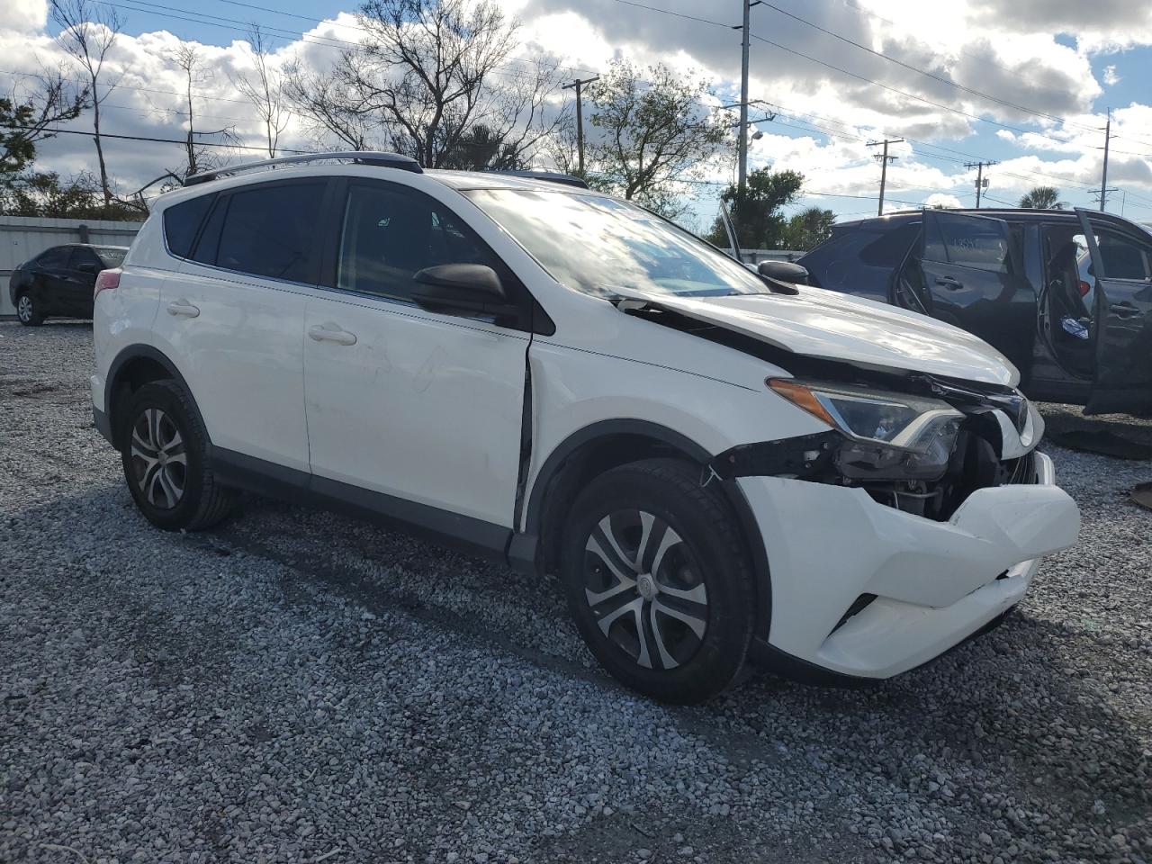 2018 Toyota RAV 4 - Image 4