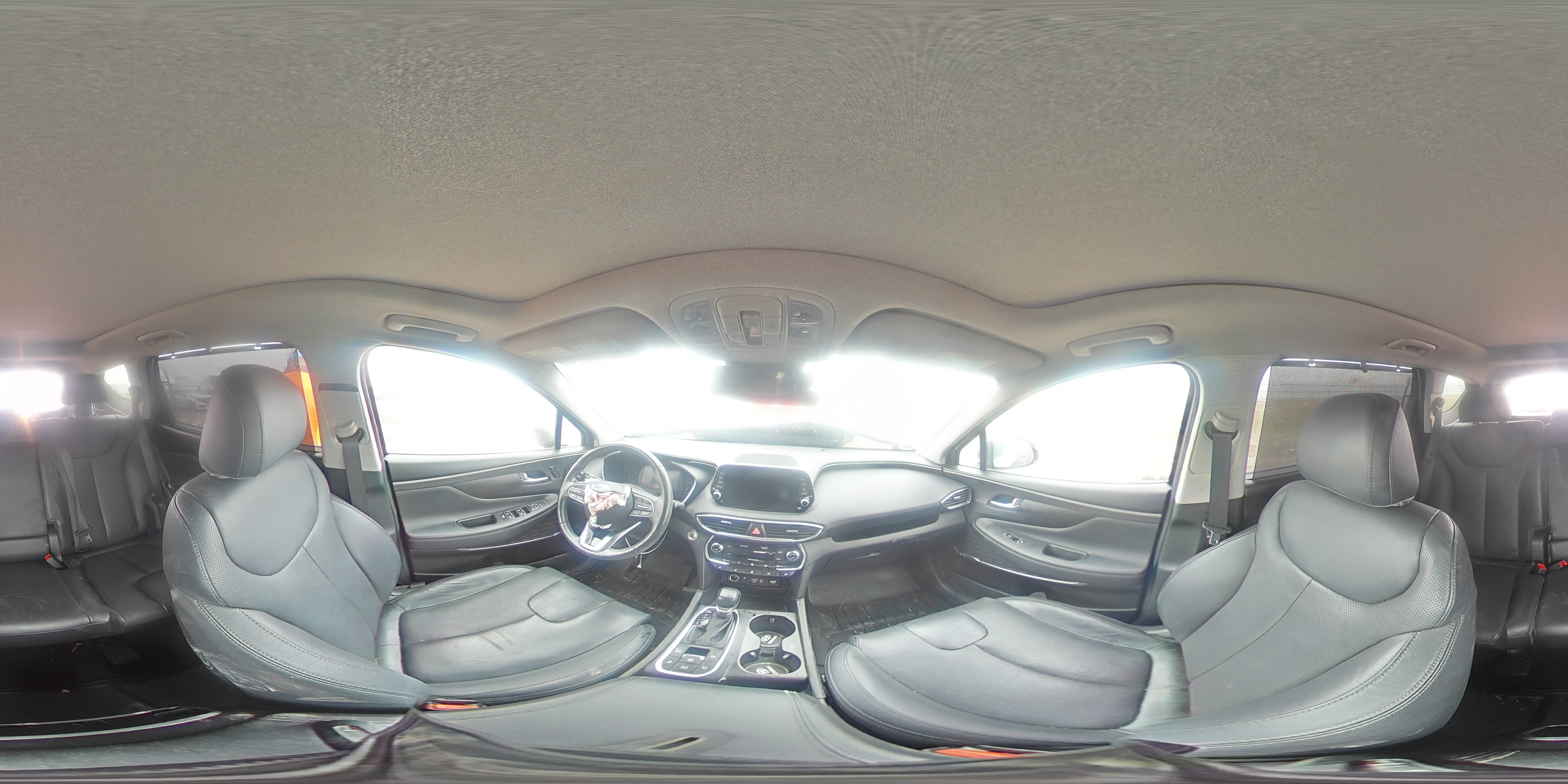 2020 Hyundai Santa Fe - Image 13