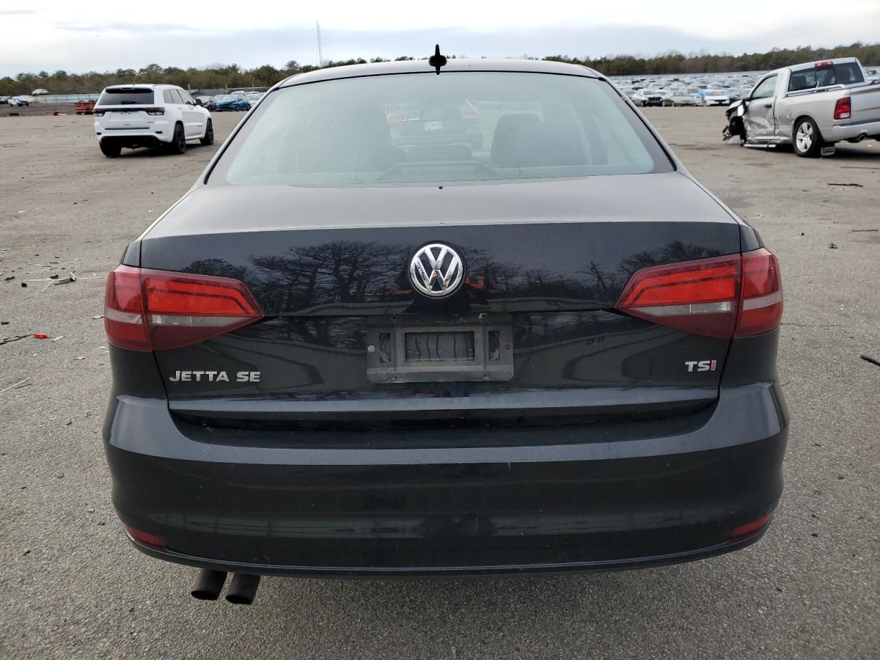 2017 Volkswagen Jetta - Image 6