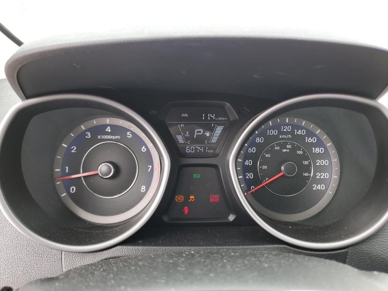 2016 Hyundai Elantra - Image 9
