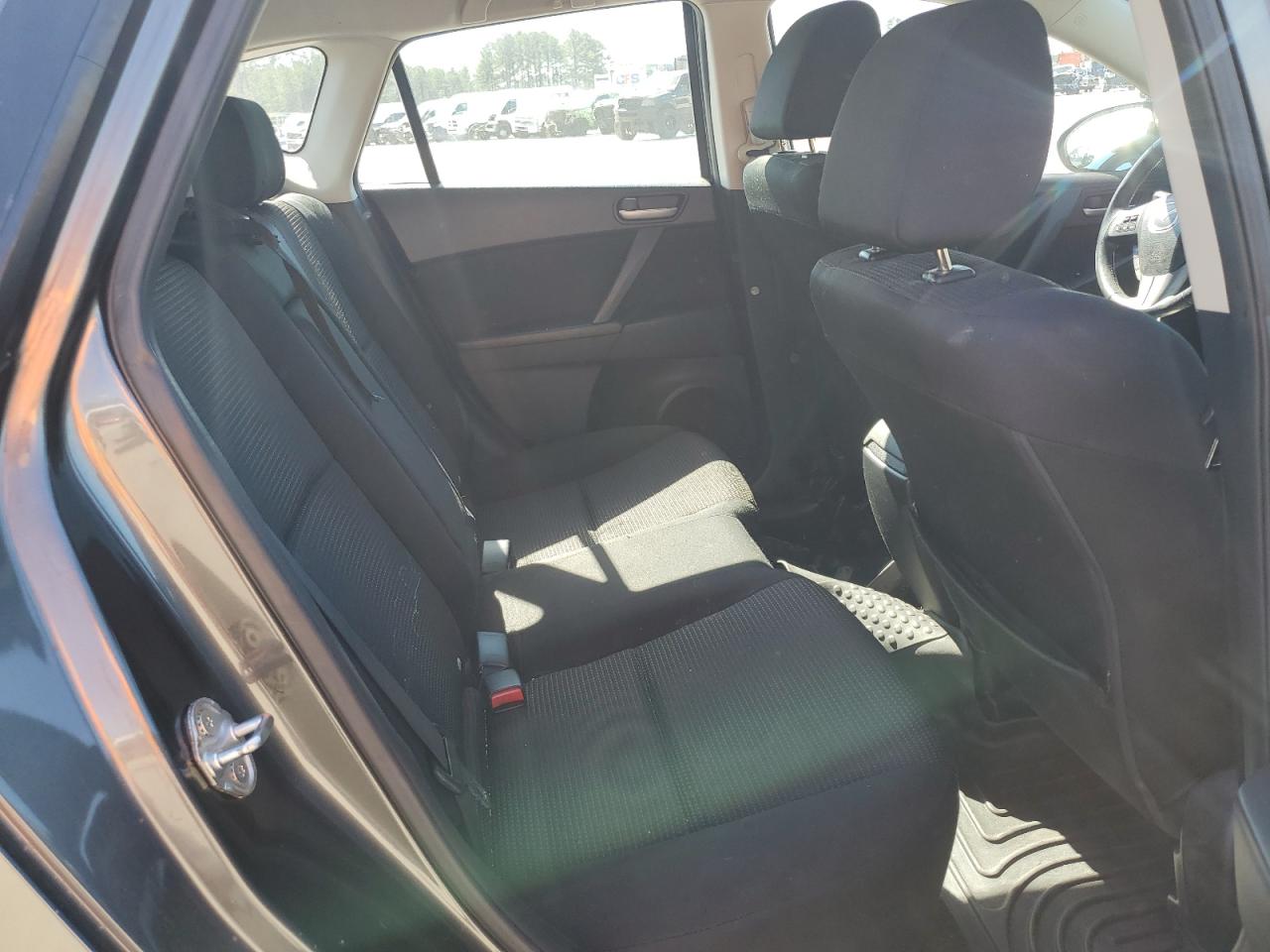 2012 Mazda 3 - Image 10
