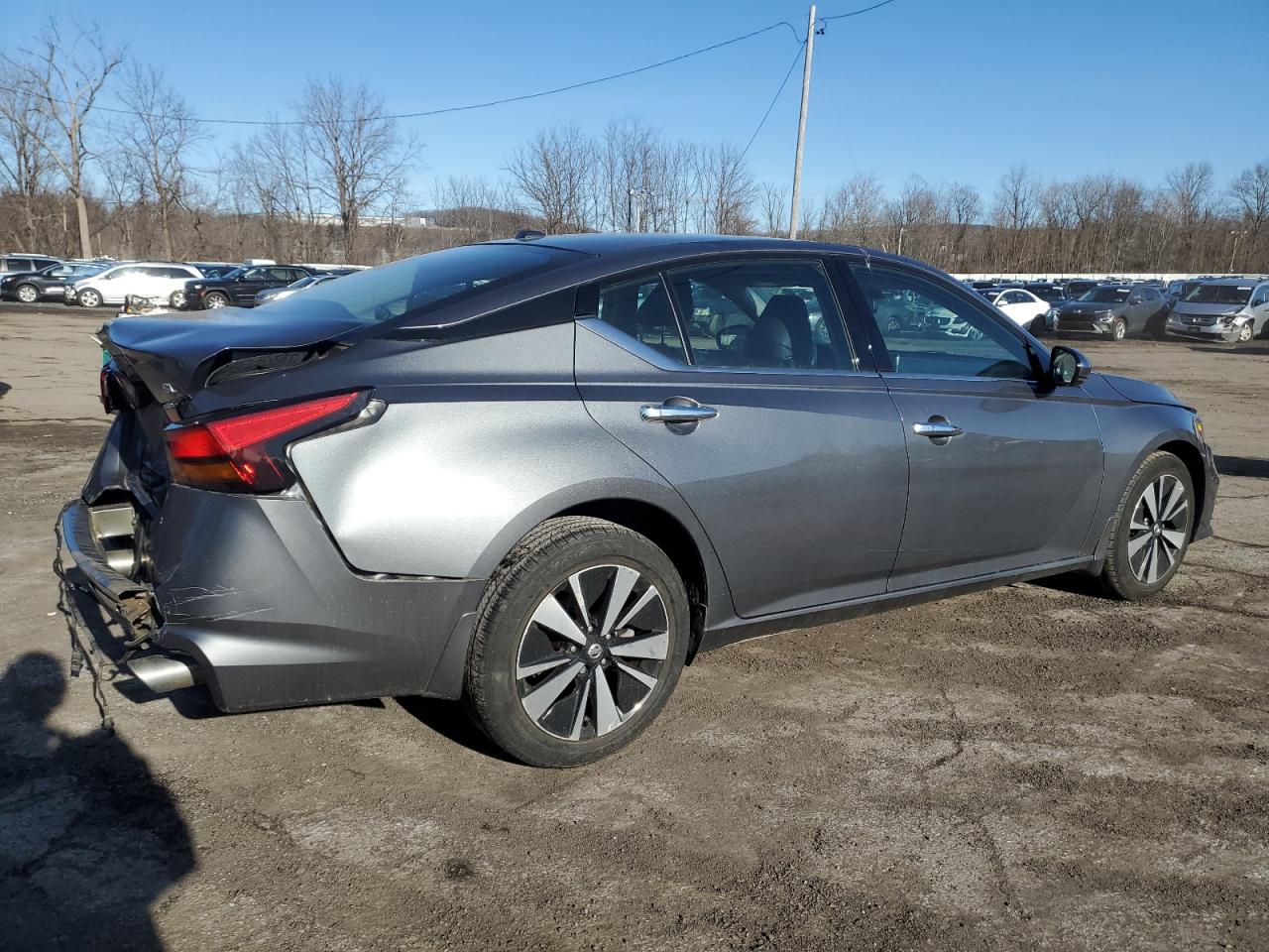 2019 Nissan Altima - Image 3