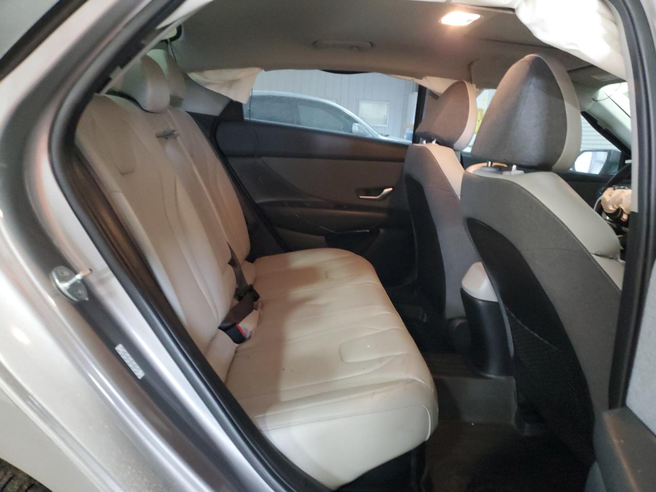 2023 Hyundai Elantra - Image 10