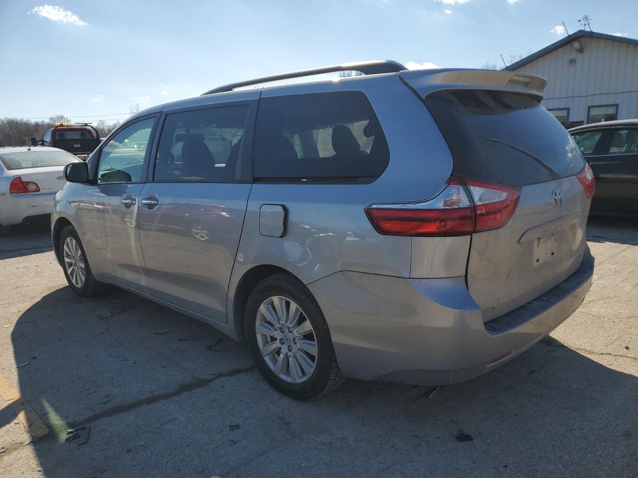 2017 Toyota Sienna - Image 2