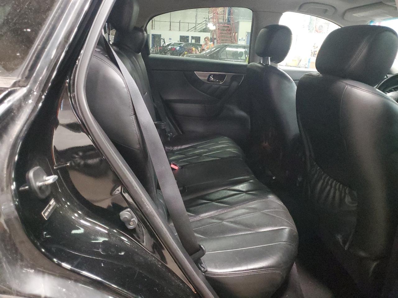 2010 Infiniti FX - Image 11