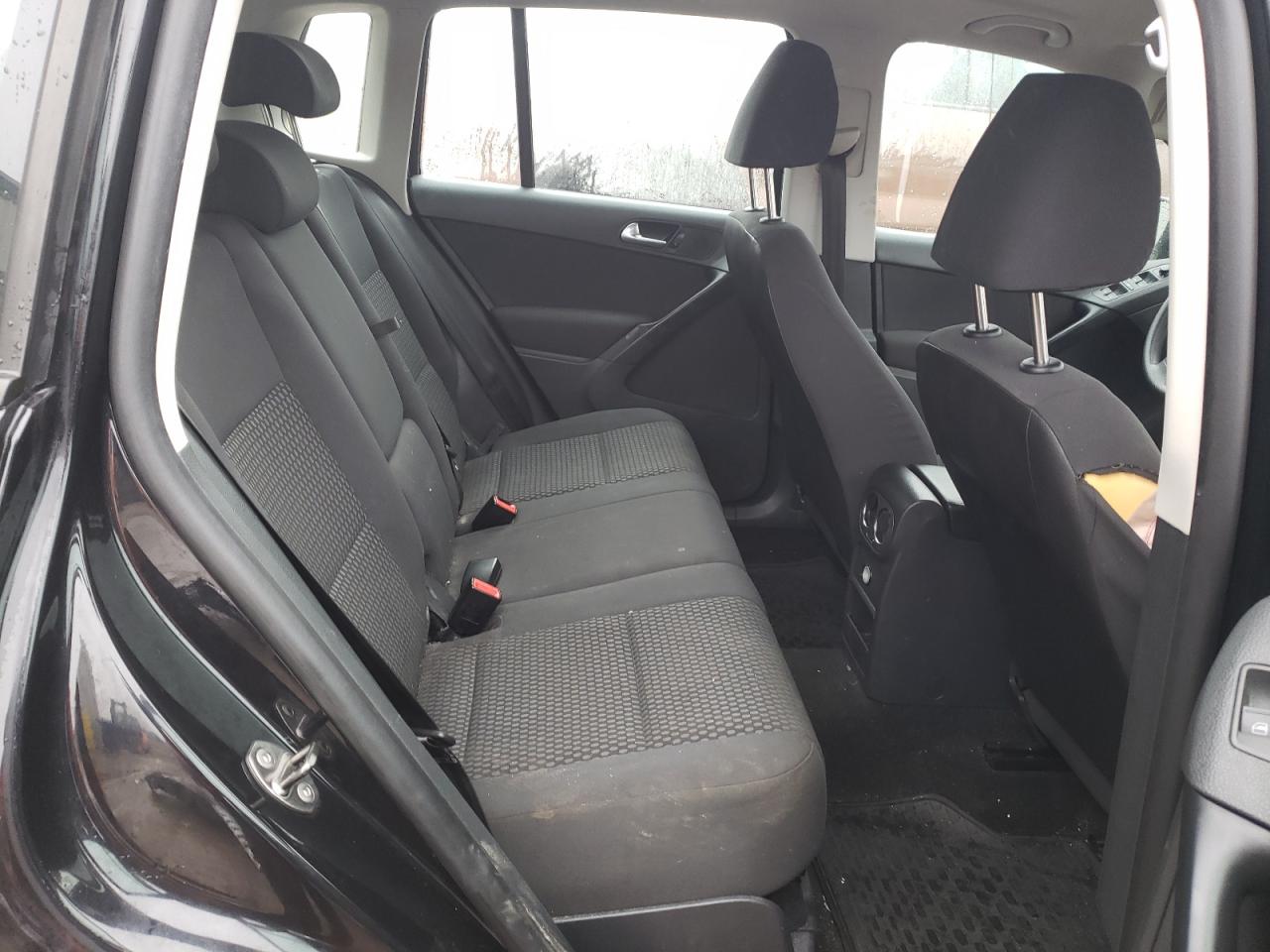 2010 Volkswagen Tiguan - Image 10
