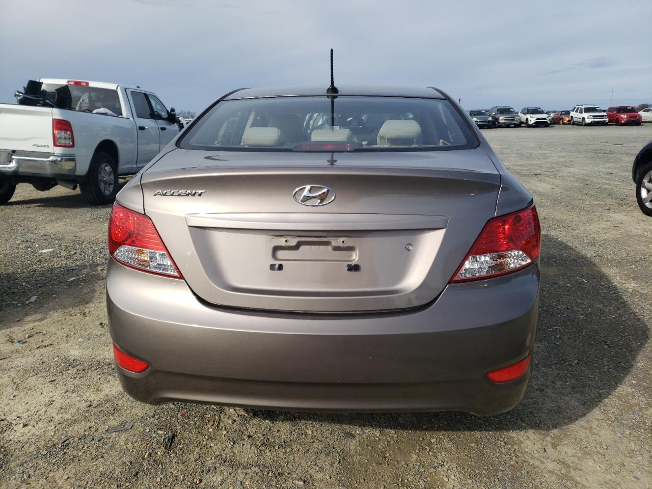 2014 Hyundai Accent - Image 6