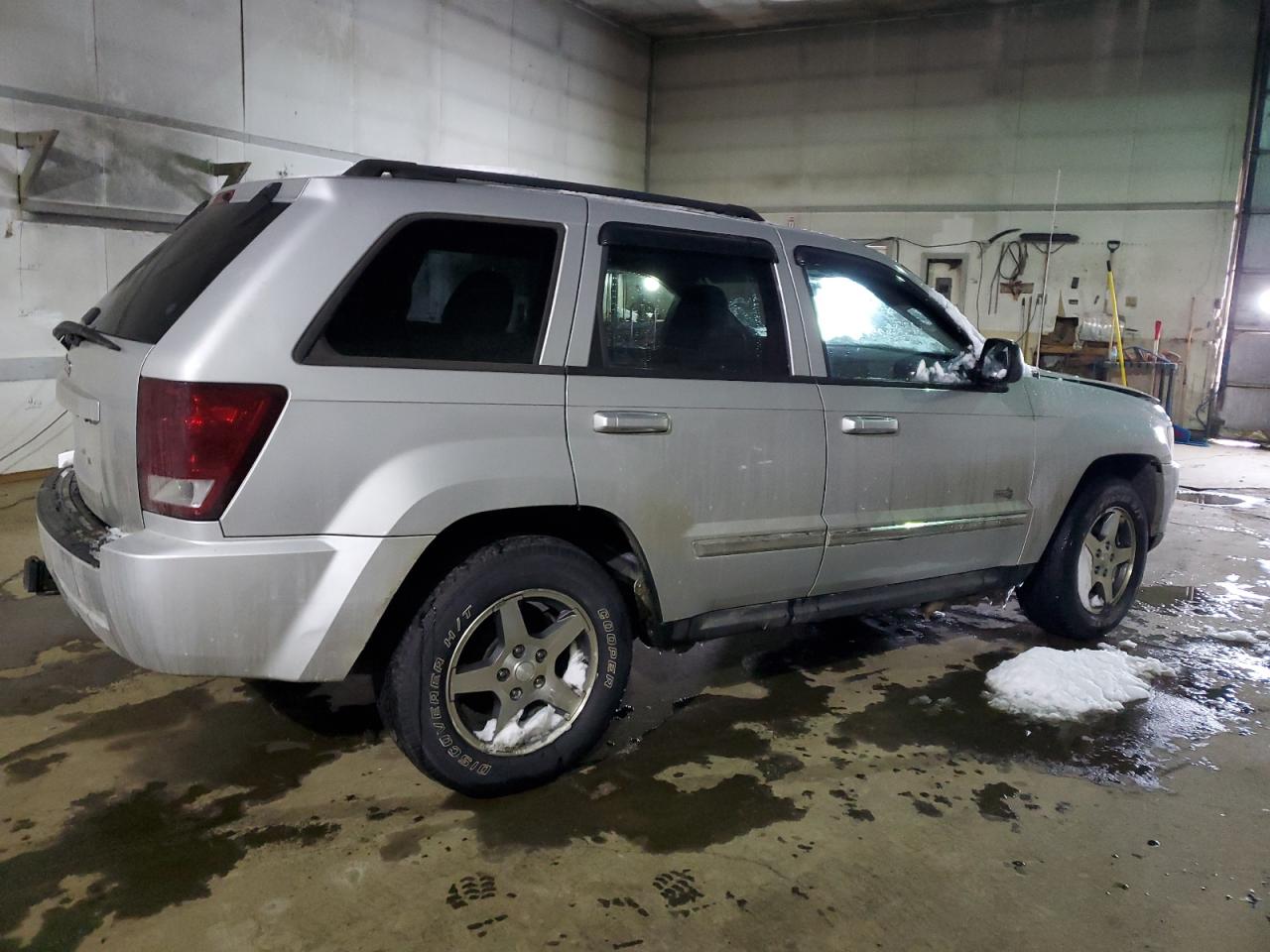 2006 Jeep Grand Cherokee - Image 3