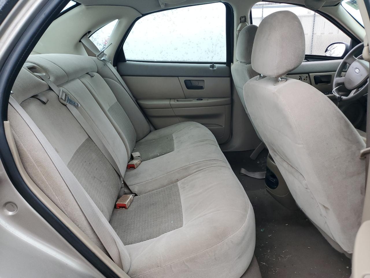 2005 Ford Taurus - Image 10